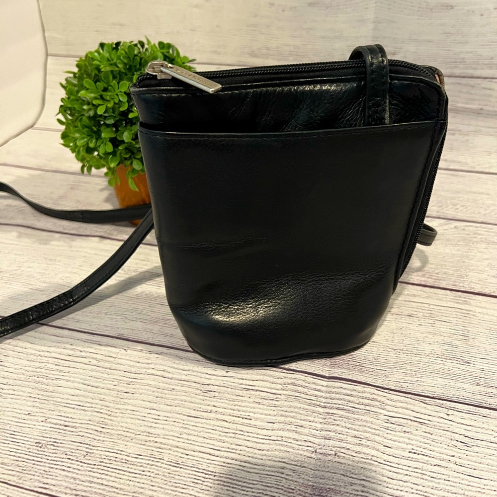 Le Donne L-Zip Crossbody Shoulder Bag